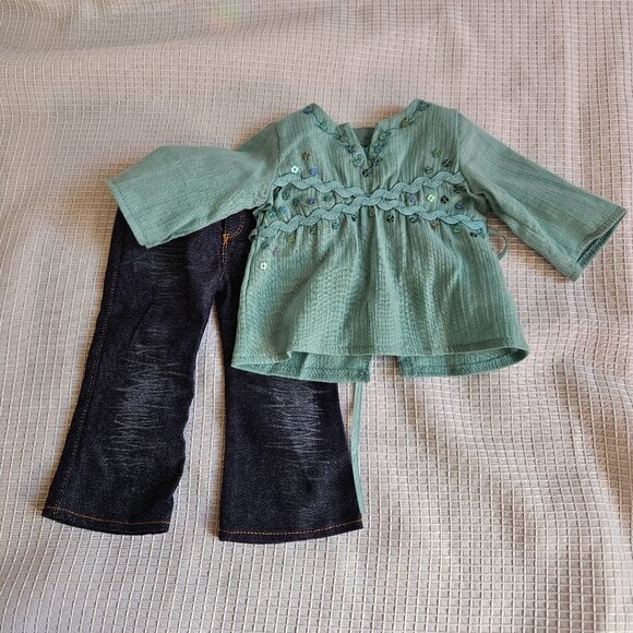 Sparkly Tunic and Jeans Outfit - American Girl - Picture 1 of 6